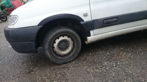 Plastové lemy blatníků pro Peugeot Partner (1996-2002), před faceliftem bez lišty