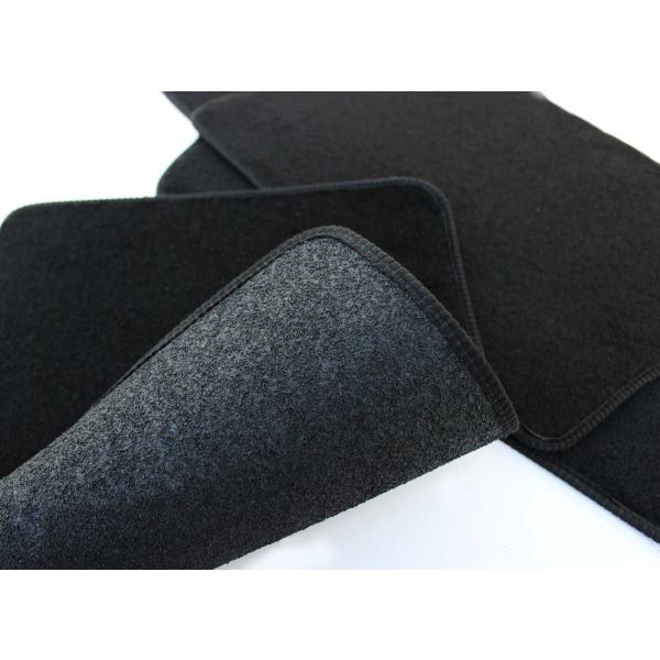 Spodní protiskluzová vrstva autokoberce