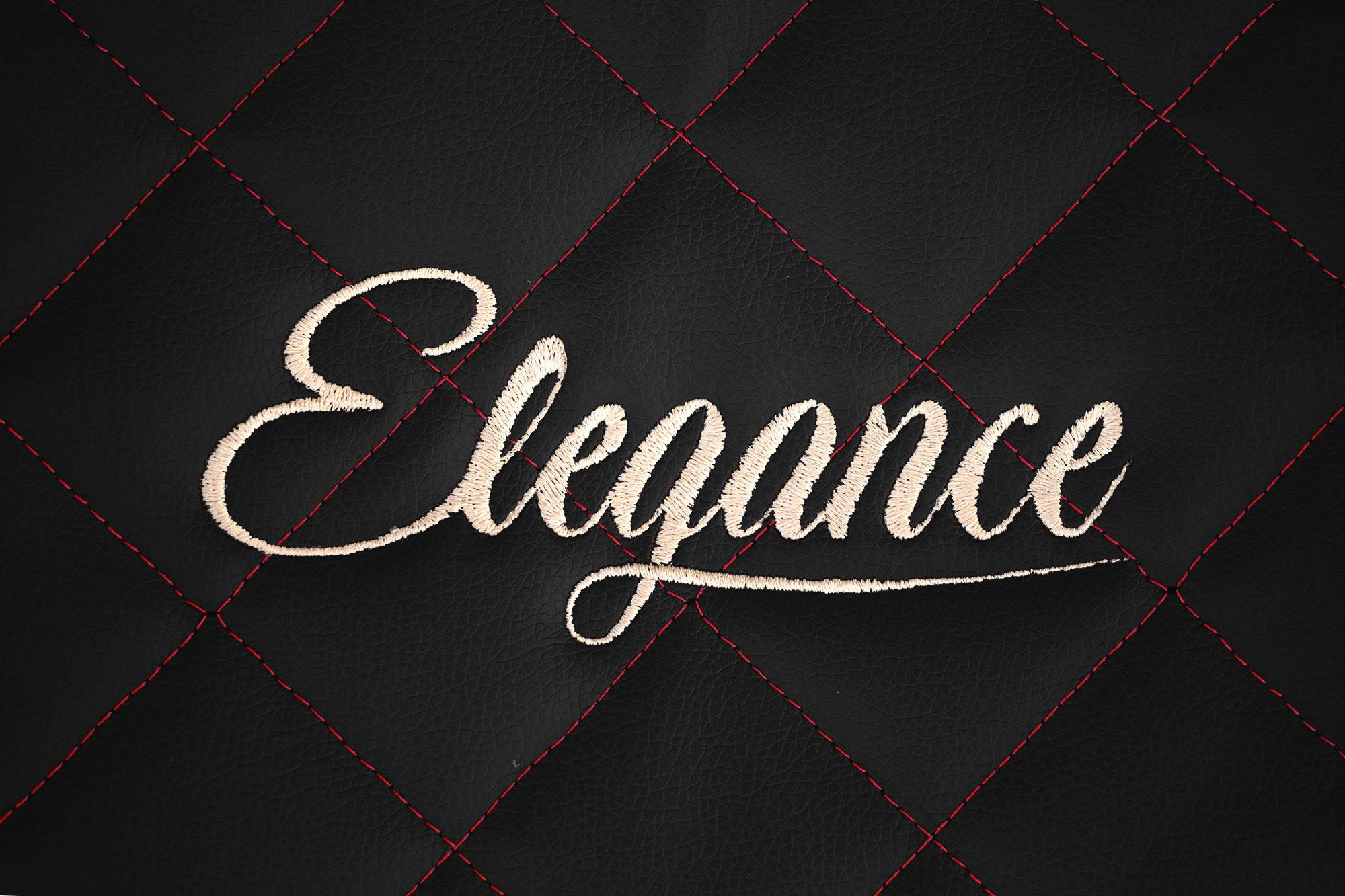 Detail výšivky Elegance: Černo-červená