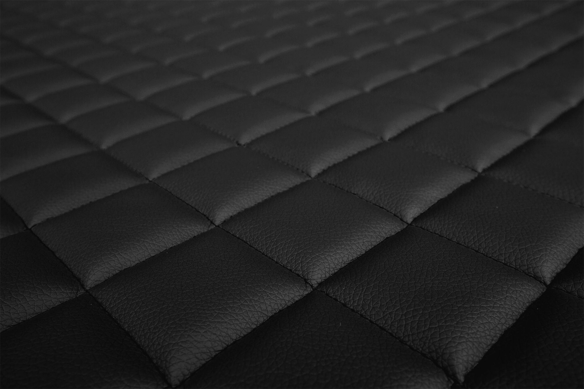 Detail povrchu a prošívání potahů ELEGANCE Q: Černá